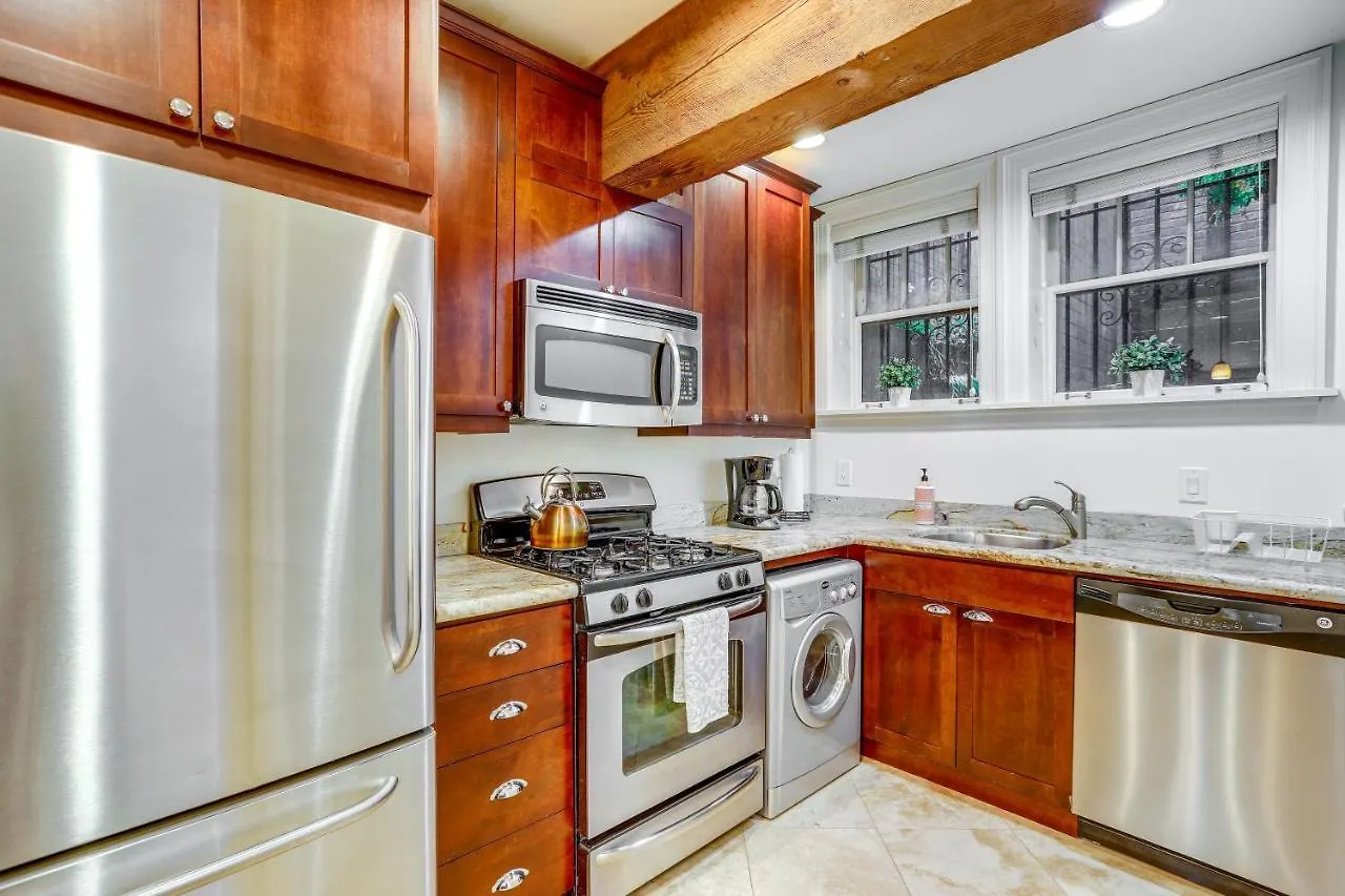 Seattle Condo With Parking, Near Space Needle!